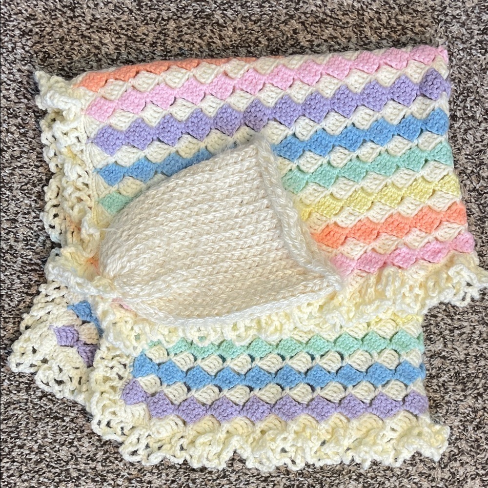 Handmade Crochet Baby Blanket & Hat Set – Pastel Rainbow with Lace Trim